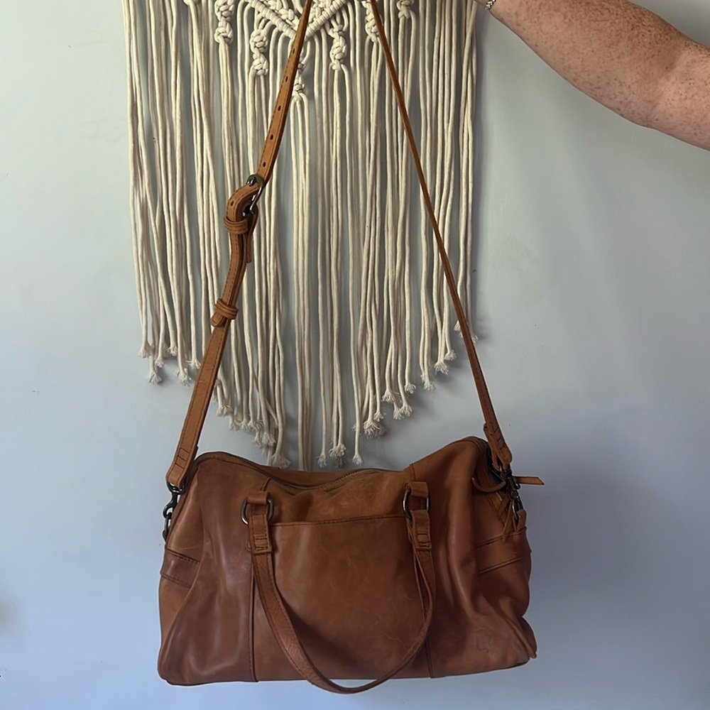 Elegant Tan Leather Handbag